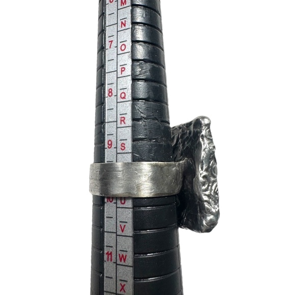 Artisan Crafted Silver & Glass Art Statement Ring Abstract Woman Portrait Design - Picture 10 of 16